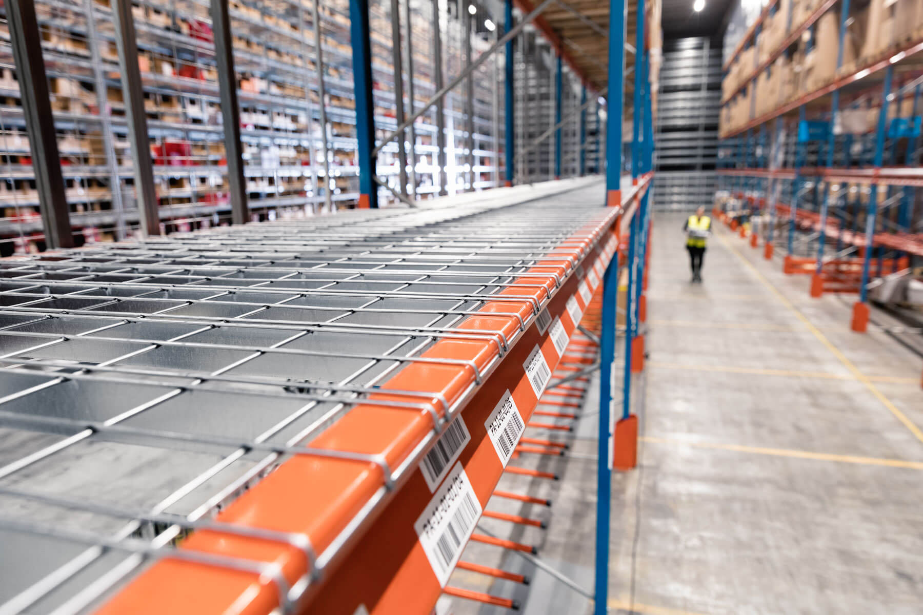 pallet racking in warehouse